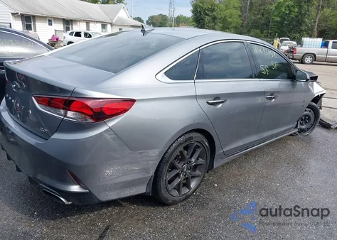 2018 Hyundai Sonata Sport 2.0T z USA, uszkodzony, nr VIN 5NPE34AB7JH689589